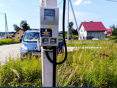 В поселке Заозерье подключили частный дом к электросетям