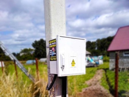 В поселке Заборье подключили участок к электросетям