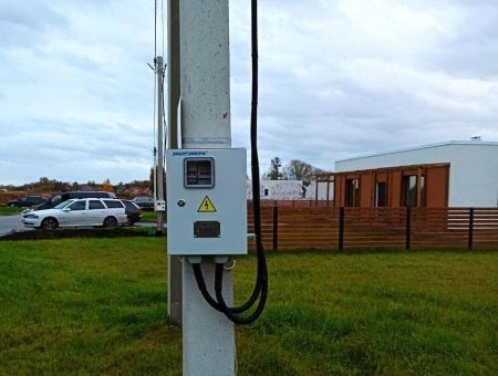 В коттеджном посёлке "Квадрум Парк" смонтировали систему уличного освещения