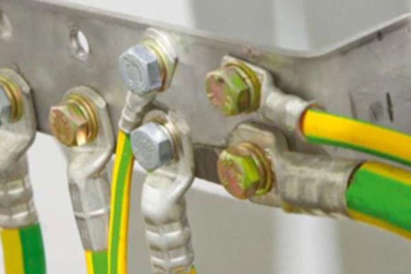 Монтаж контура заземления дома